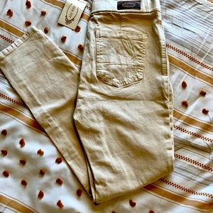 Ecru denim jeans - high waisted, pull on